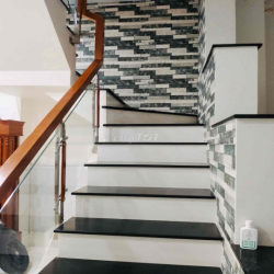 nhà cho thuê Full Nội Thất 3 tầng 4pn 3wc gần trường Kim Đồng