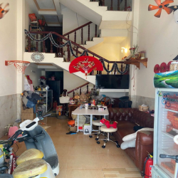 Nhà cho thuê nguyên căn HXH/2 4PN. 3WC. PK. BC. bếp