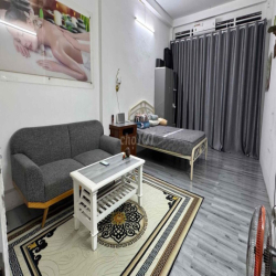 Nhà ở dư một phòng rộng 30m2 cần cho thuê lại (MT ngay ngã 4 Phú Nhuân