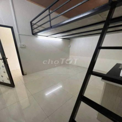 PHÒNG Chỉ 2.6tr có gác máy lạnh nước nóng KCX Tân Thuận nhà mặt tiền