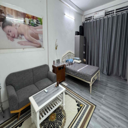 Nhà ở dư một phòng rộng 30m2 cần cho thuê lại (MT ngay ngã 4 Phú Nhuân
