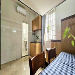 Duplex Thang máy , tầng cao thoáng , Full Tiện ích , view Lanmark