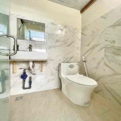 Duplex Thang máy , tầng cao thoáng , Full Tiện ích , view Lanmark