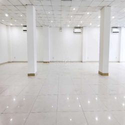 Cho thuê văn phòng 151m2 mặt tiền tòa nhà 225 Nguyễn Xí, Bình Thạnh
