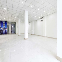 Cho thuê văn phòng 151m2 mặt tiền tòa nhà 225 Nguyễn Xí, Bình Thạnh