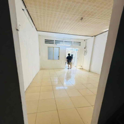 NHÀ RỘNG SÁT MẶT TIỆN, DT 40m2, 1 TRỆT 1 LẦU, HỢP KD ONLINE KHO HÀNG