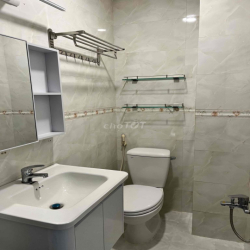 Chính chủ cần cho thuê nhà mặt đất, ngay trung tâm tp, full nội thất