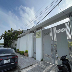 Cho thuê Mini House - Sân vườn - Máy lạnh