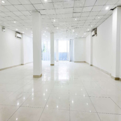 Cho thuê văn phòng 151m2 mặt tiền tòa nhà 225 Nguyễn Xí, Bình Thạnh