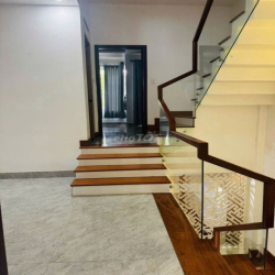 Cho thuê nhà 3 tầng sát Nguyễn Phước Lan gần cầu Hoà Xuân