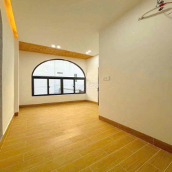 Nhà lầu mới 100% 2 phòng hẻm gần chợ An Hoà