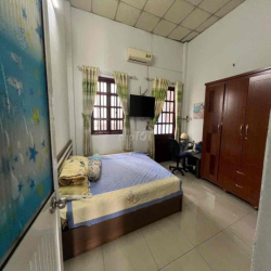 CHO THUÊ MẶT TIỀN ĐƯỜNG ĐÔNG BẮC 4x22 1 TRỆT, 1 LẦU