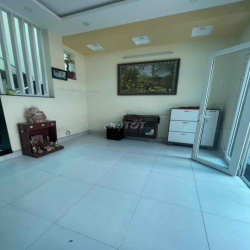 nhà 1 trệt 1 lầu hẻm xe tải