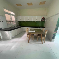 nhà 1 trệt 1 lầu hẻm xe tải