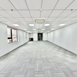 Cho thuê văn phòng Láng Hạ - Đống Đa 110m2 chỉ 17tr oto đỗ cửa