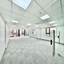 Cho thuê văn phòng Láng Hạ - Đống Đa 110m2 chỉ 17tr oto đỗ cửa