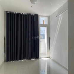 Offictel căn hộ Florita quận 7, ban công view  hồ bơi