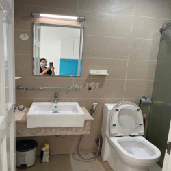 Offictel căn hộ Florita quận 7, ban công view  hồ bơi