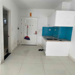 Offictel căn hộ Florita quận 7, ban công view  hồ bơi