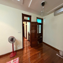 Nhà liền kề Trần Kim Xuyến - Yên Hòa. DT 80m x 5 tầng, mặt tiền 5m