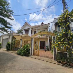 Cho Thuê Biệt Thự Hơn 400m2 Amakhe