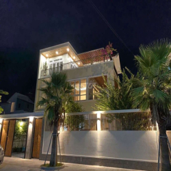 cho thuê villa hồ bơi sân vườn sát biển full nội thất cao cấp