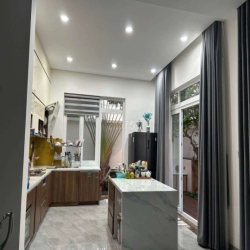 cho thuê villa hồ bơi sân vườn sát biển full nội thất cao cấp