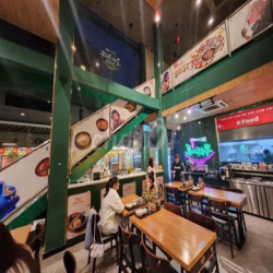 Căn góc MT Phan Huy Ích P12, ngay Emart, DT 8x30m, 1 lầu, giá 70tr/th