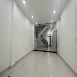 Nhà Mới Hẻm Xe Tải Sư Vạn Hạnh - 4x17M 6PN - Có Sẵn Máy Lạnh