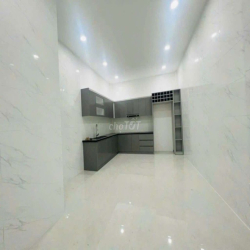 Nhà Mới Hẻm Xe Tải Sư Vạn Hạnh - 4x17M 6PN - Có Sẵn Máy Lạnh