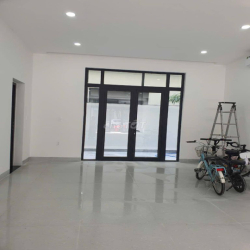 Cho thuê tầng trệt căn nhà phố Manhattan Vinhomes Grand Park