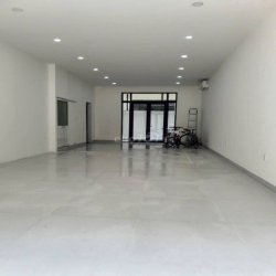 Cho thuê tầng trệt căn nhà phố Manhattan Vinhomes Grand Park