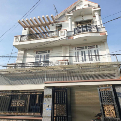 Nhà nguyên căn 2 lầu 7.5x17m, mặt tiền đường nhựa KDC xã Bà Điểm