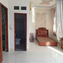 Nhà nguyên căn 2 lầu 7.5x17m, mặt tiền đường nhựa KDC xã Bà Điểm