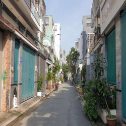 Nhà nguyên căn 2 lầu 7.5x17m, mặt tiền đường nhựa KDC xã Bà Điểm