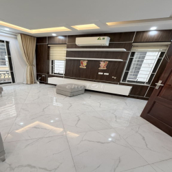 Cho thuê nhà mặt ngõ thông phố 8/3  - 35m2- 5 tầng lô góc