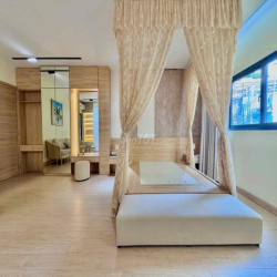 SIÊU PHẨM TRỞ LẠI – CĂN HỘ DỊCH VỤ 3 TẦNG RIÊNG BIỆT CÓ THANG MÁY