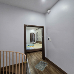 2 tầng 3 phòng ngủ có hồ bơi full nội thất gần BV 600 giường giá 22tr