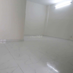 Cho Thuê Gấp 521/2A Cmt8, Q10 Ngay Tô Hiến Thành, Chợ Hoà Hưng Giá 11T