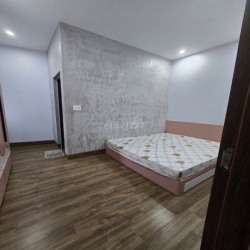 2 tầng 3 phòng ngủ có hồ bơi full nội thất gần BV 600 giường giá 22tr