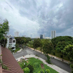 CHO THUÊ BIỆT THỰ KHU SADECO VEN SÔNG – PHƯỜNG TÂN PHONG, QUẬN 7