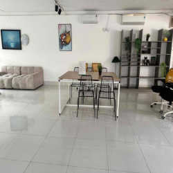 CHO THUÊ NHÀ NGUYÊN CĂN MẶT TIỀN BÌNH QUỚI, KHÔNG GIAN XANH, MÁT MẺ