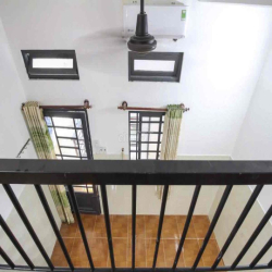 Phòng có gác, máy lạnh, gần trường công nghiệp thực phẩm aeon tân phu