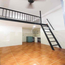 Phòng có gác, máy lạnh, gần trường công nghiệp thực phẩm aeon tân phu