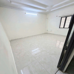 Nhà Thuê Mặt Tiền Tô Hiệu. Quận Tân Phú (3pn, 2wc) Dtsd 160m2