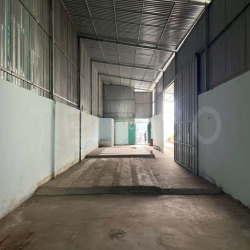 Kho xưởng 170 m² có điện 3 pha, nhánh đường Quốc Lộ 1A, lộ Container