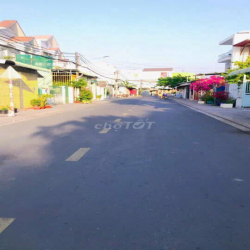 Cho thuê nhà rộng 200m2 thông suốt