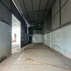 Kho xưởng 170 m² có điện 3 pha, nhánh đường Quốc Lộ 1A, lộ Container