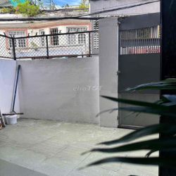 nhà mặt tiền 2 PHÒNG ngủ 5x12 trần kế XƯƠNG