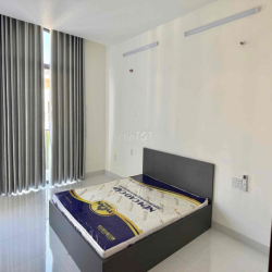 Cho thuê nhà 3 lầu full nội thất ngay Aeon Tân An